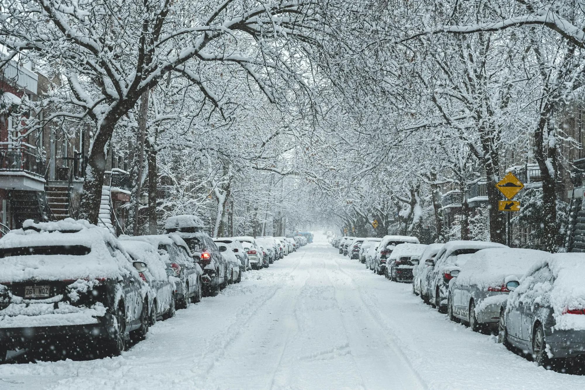 A Montréal street under snow